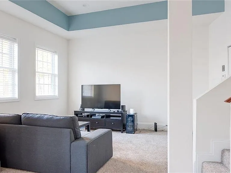 4 Weeden St #1 — Photo 7