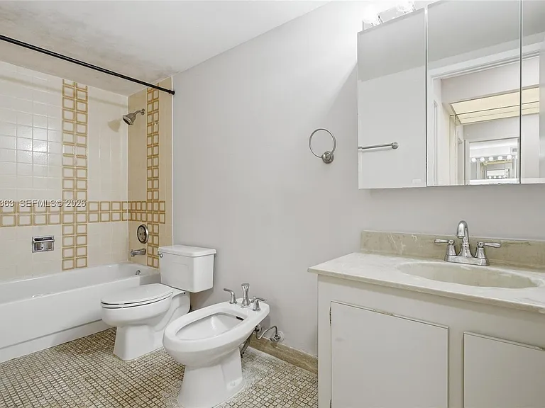 2500 Parkview Dr #415 — Photo 22