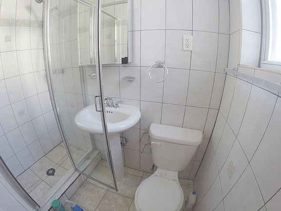 3rd image of 2148 46th St #1