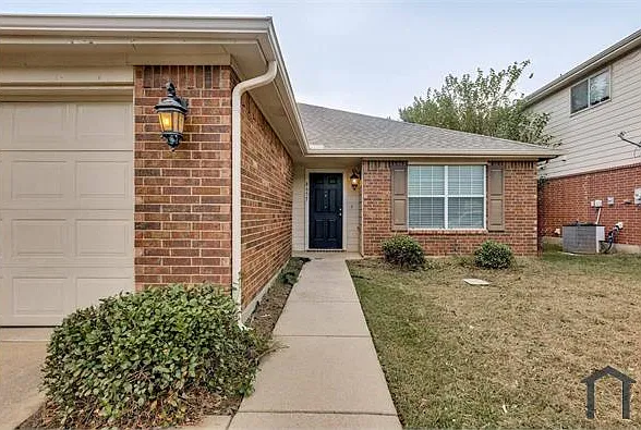 3 bed, 2637 sqft, $2,682 — Photo 2
