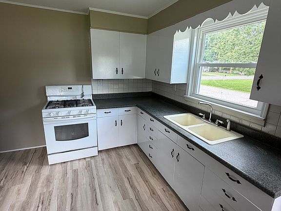 5th image of 2800 Goodman St #1
