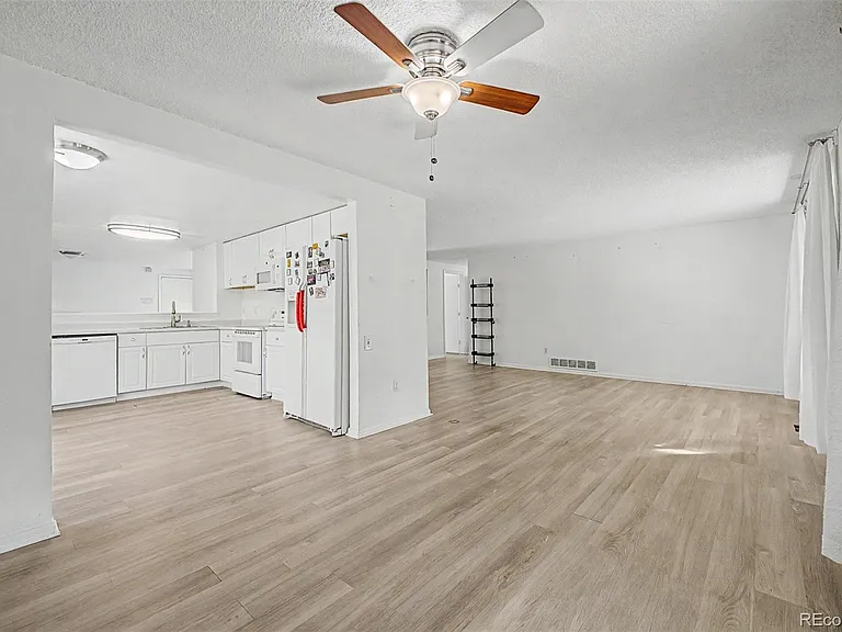 2757 S Salida St — Photo 16