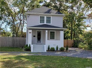 12 Wall St, East Islip, NY 11730