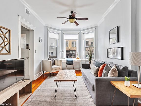 4th image of 2139 W Belmont Ave #1
