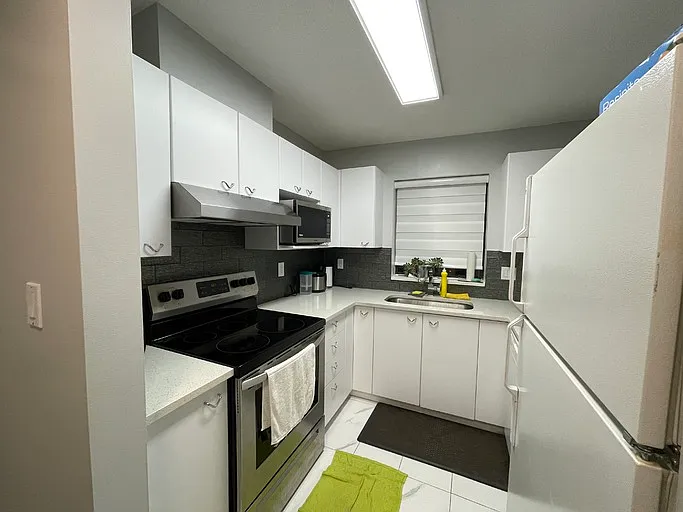 8180 Granville Ave #305 — Photo 9