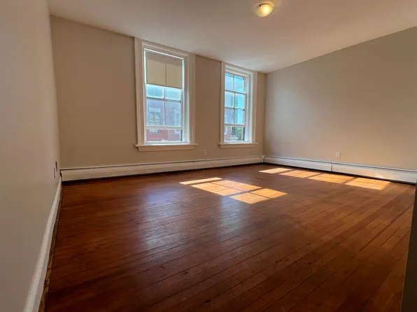 410 Main St APT 2, Catskill, NY 12414