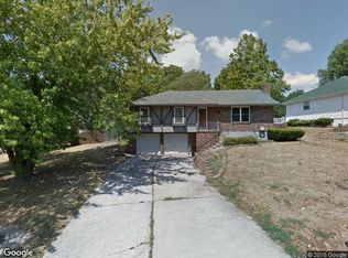 3587 NE Chapel Dr, Lees Summit, MO 64064