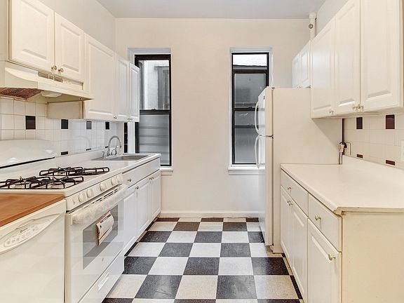 4th image of 203 W 103rd St APT 6C