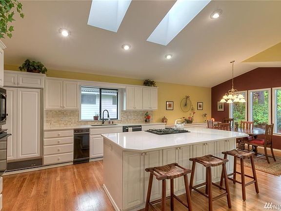 2nd image of 2848 Westwood Dr NW