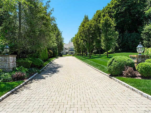4th image of 12 Magnolia Drive