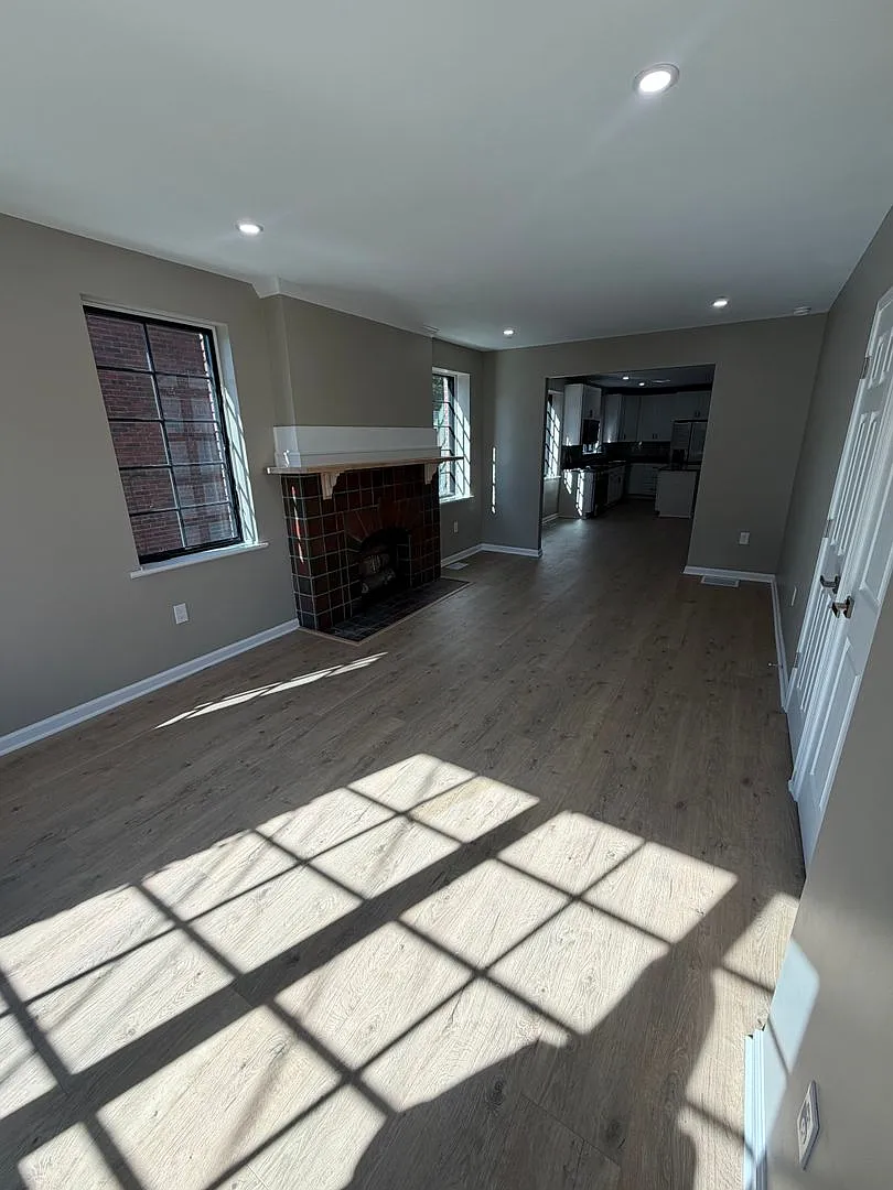 246 S Evaline Street — Photo 3