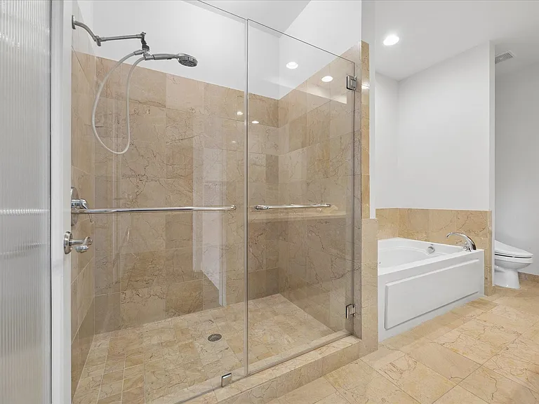 5005 Hidalgo St #210 — Photo 19
