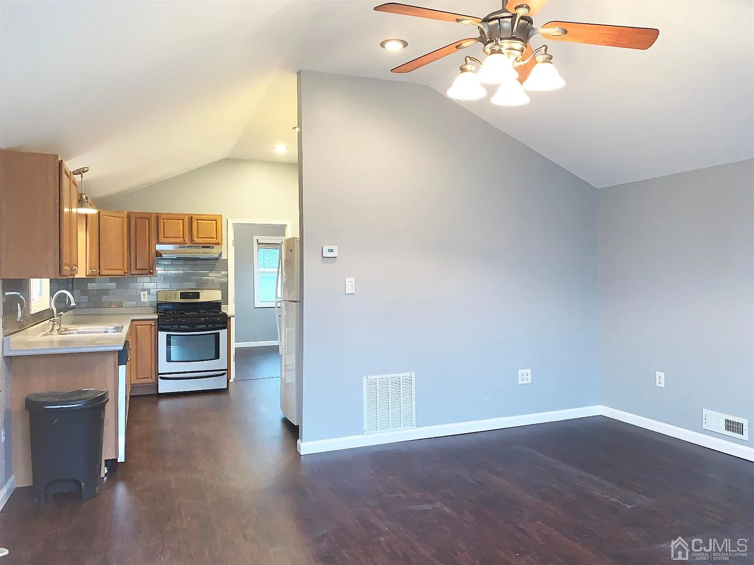 189 Hilltop Blvd photo 1