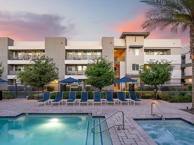 Lounge Poolside