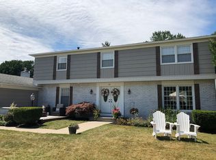 28 Wind Mill Rd, Pittsford, NY 14534