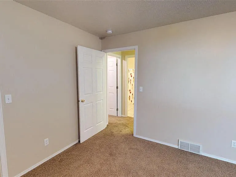 Sierra Vista Apartments — Photo 50