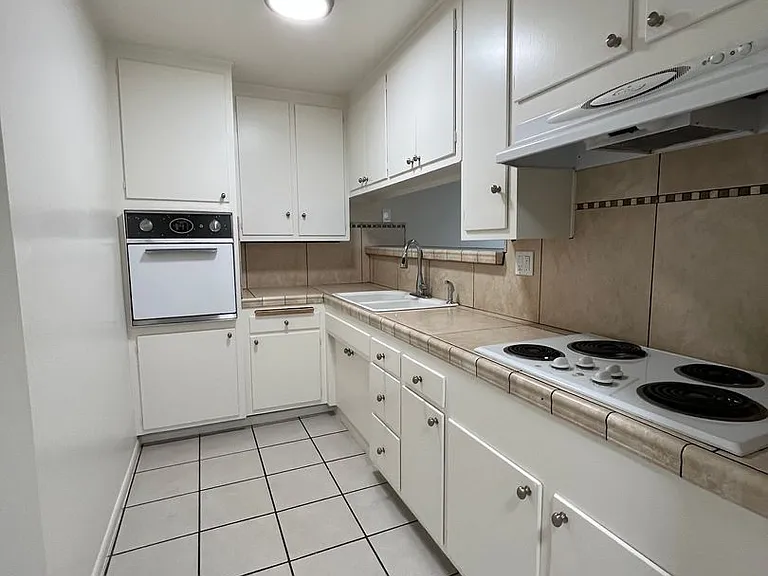 6268 N San Gabriel Blvd — Photo 5