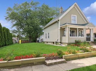 412 Moseley St, Elgin, IL 60123