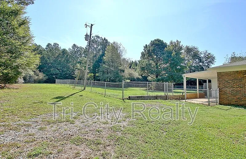 Building Photo - 208 Brooks Rd