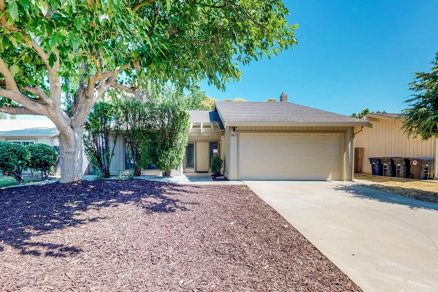 9817 Heartwood Way photo 1