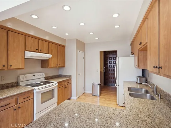 12300 Montecito Rd APT 24, Seal Beach, CA 90740