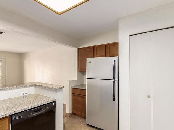 5th image of 4901 S Calle Los Cerros Dr S #121