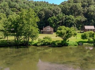 713 River Beach Ln, Galax, VA 24333
