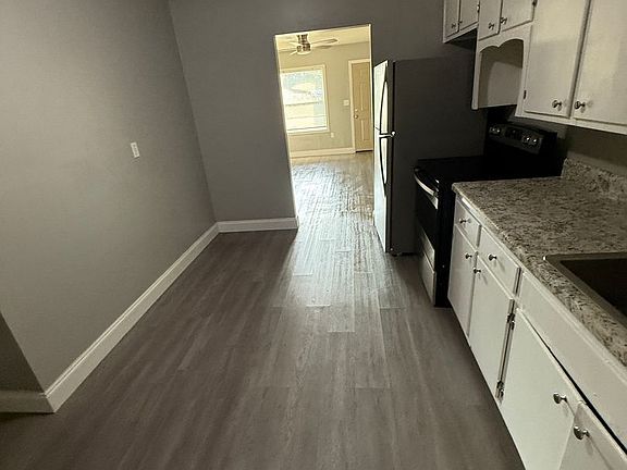 2nd image of 415 Lowther St #1
