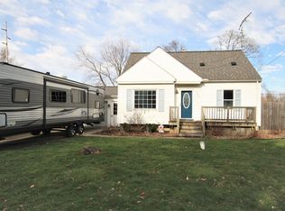 3290 Renault Dr, Flint, MI 48507