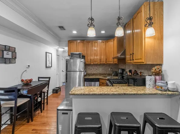 258 New York Avenue image 2 of 22