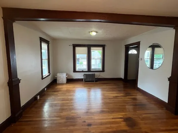9-11 Los Angeles St #1, Springfield, MA 01107