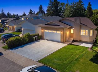 1720 49a St NW, Edmonton, AB T6L3K6