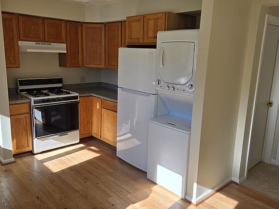 5th image of 28 Atwood Ave