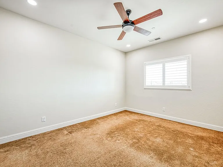 10509 N Sierra Vista Ave — Photo 55