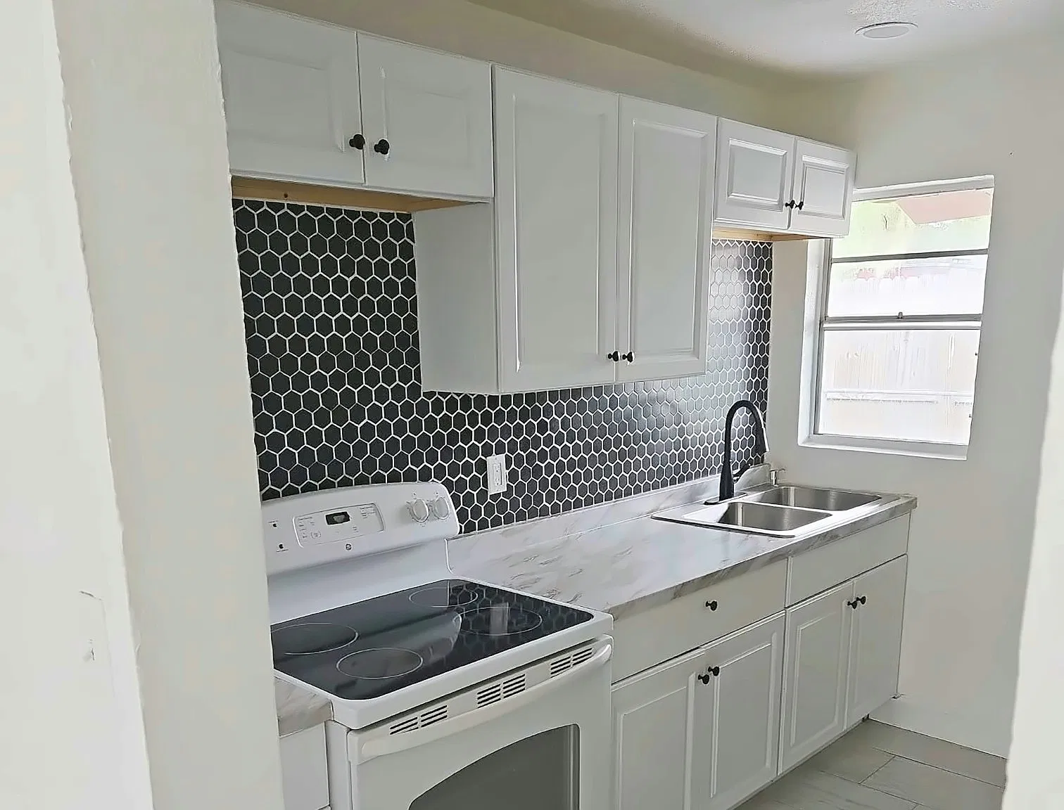 346 Palmetto Avenue Northwest, Unit 348 — Photo 1
