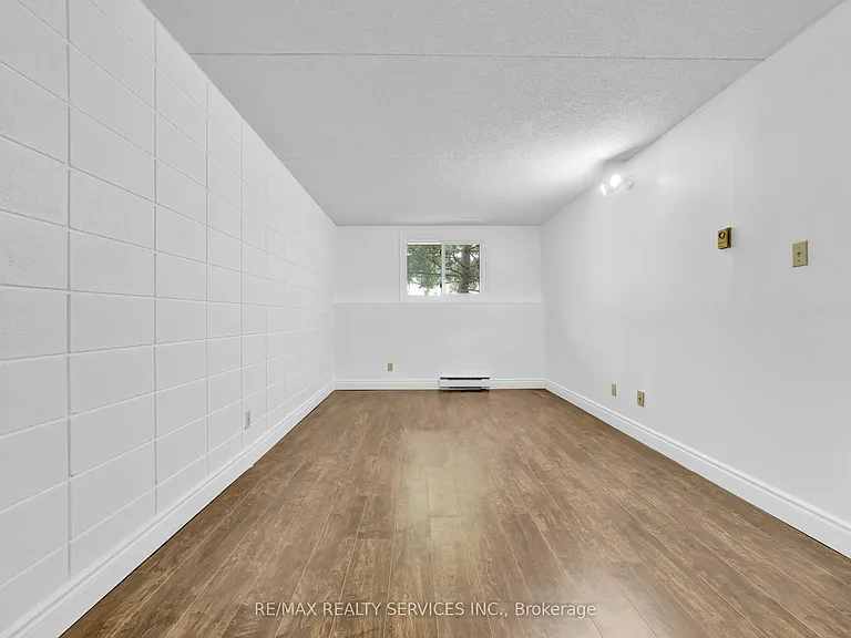 30 Hickory St E #103 — Photo 18