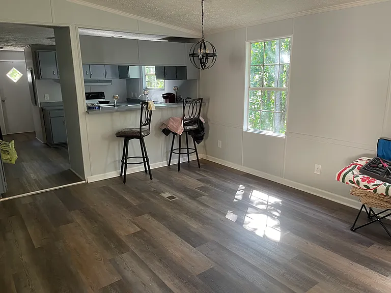 2926 Wallace Rd — Photo 2