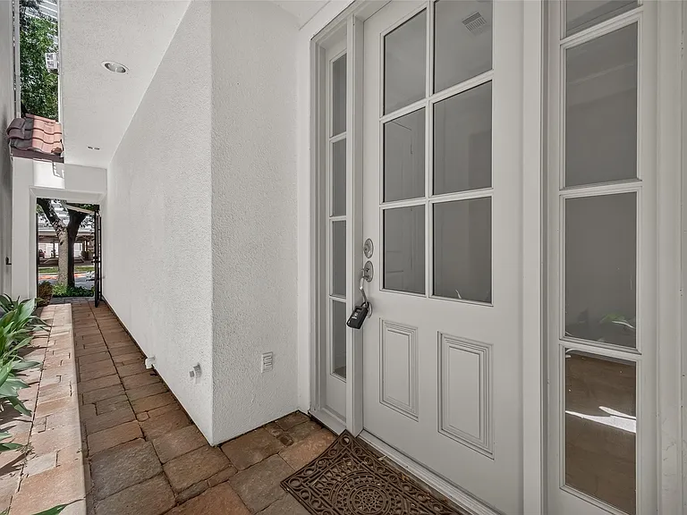 2907 Argonne St — Photo 3