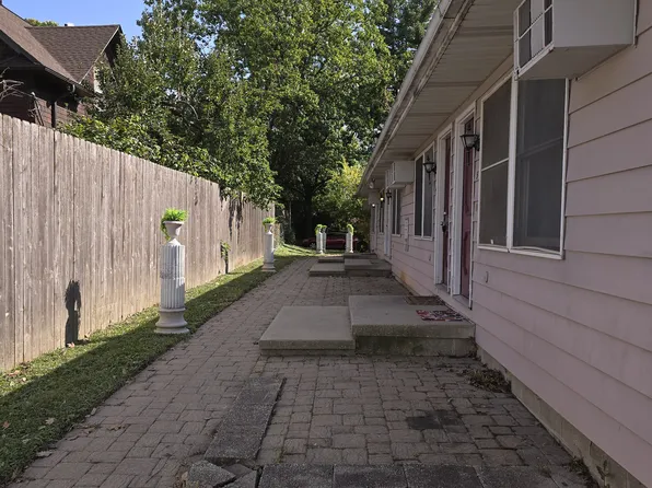 506 E Elm St APT 5, Urbana, IL 61802