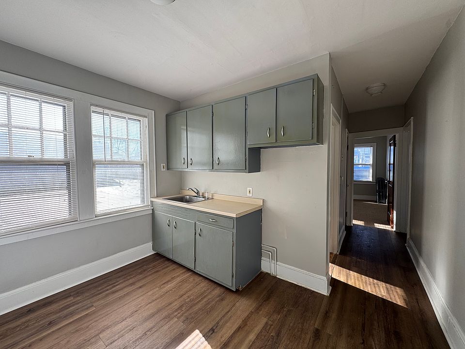 1st image of 619 Campbell Ave #D