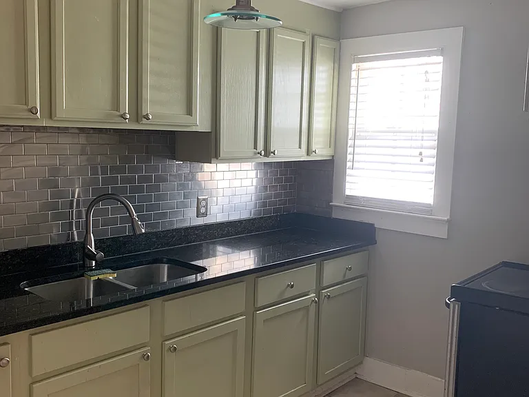 319 Ashley Ave #B — Photo 5