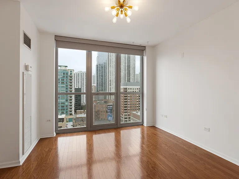 600 N Dearborn St #1505 — Photo 14