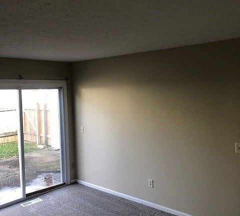 4th image of 141 Valley Forge Cir