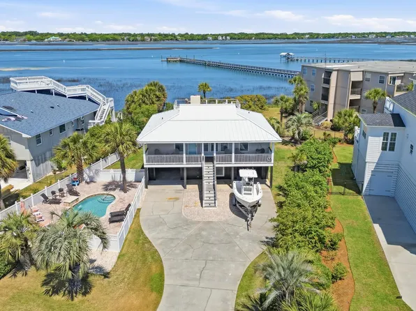 1607 Dolphin St., Garden City Beach, SC 29576