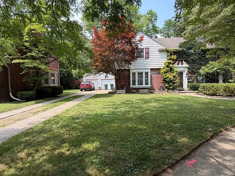 3770 Brewster St — Photo 28