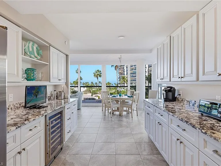 4031 Gulf Shore Blvd N #3B — Photo 7