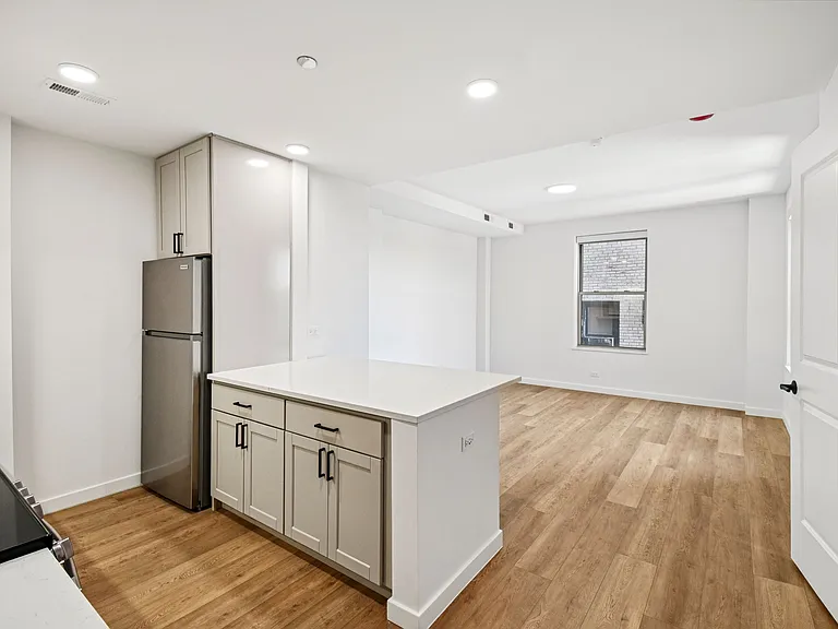 The Nest at Lincoln Park West — Photo 39