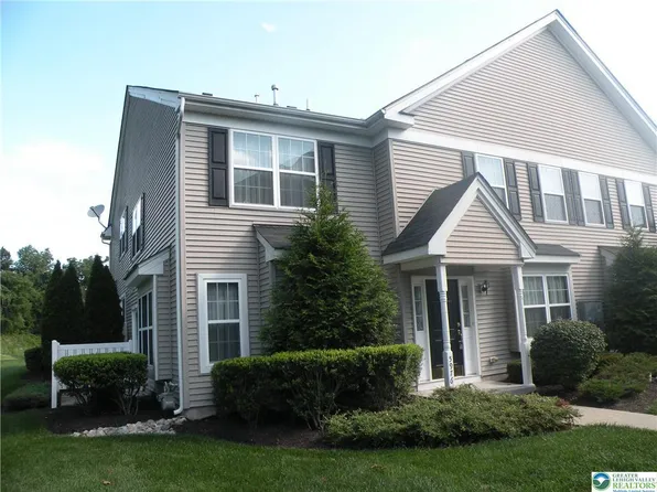 5976 Saratoga Ln, Coopersburg, PA 18036