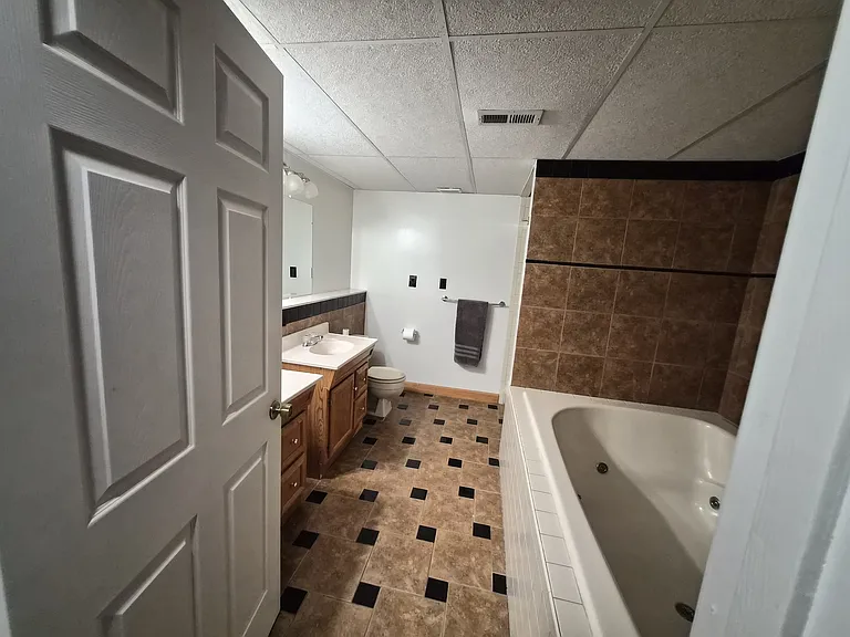 1809 Red Clover Dr — Photo 34