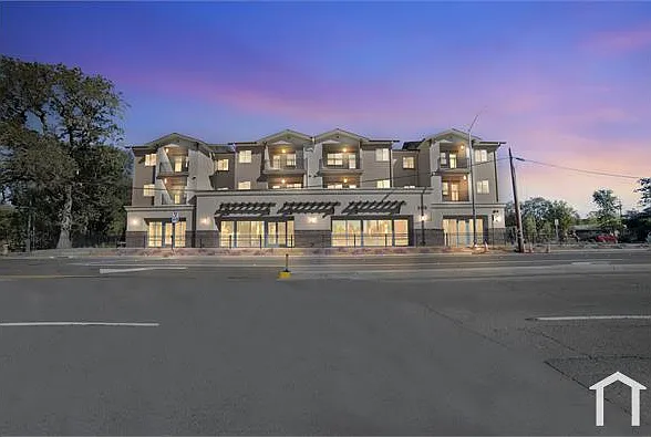 2 bed, $2,012 — Photo 2